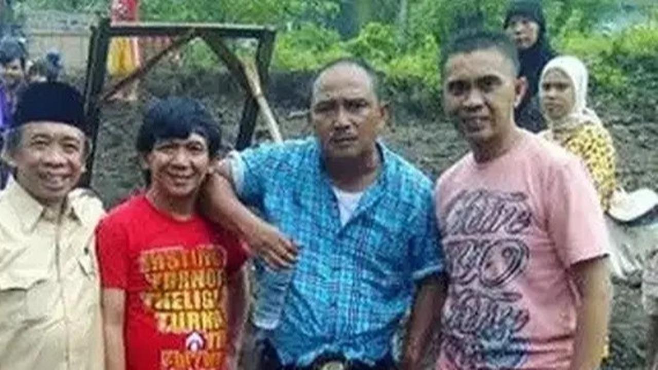 Foto Lawas Mendiang Abah Qomar Bareng Grup 4 Sekawan, Kompak dari Muda hingga Usia Senja
