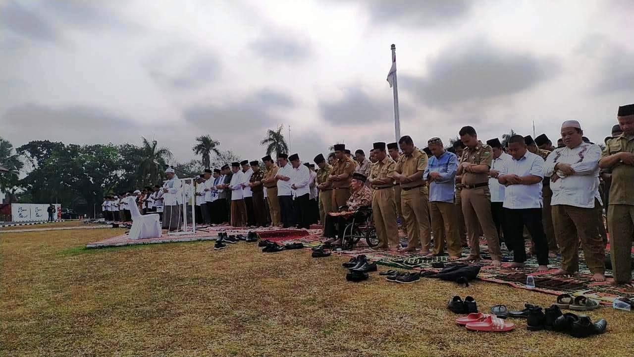 Warga Sumsel Salat Meminta Hujan di Tengah Ancaman Karhutla