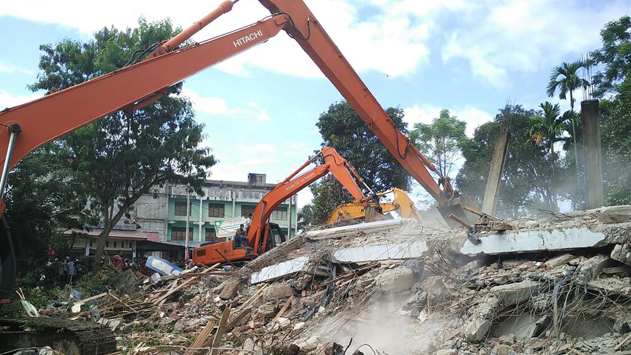 20161207-Evakuasi-Korban-Gempa-Aceh-AFP