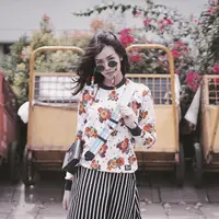 Pose Anya Geraldine. (anyageraldine/instagram)