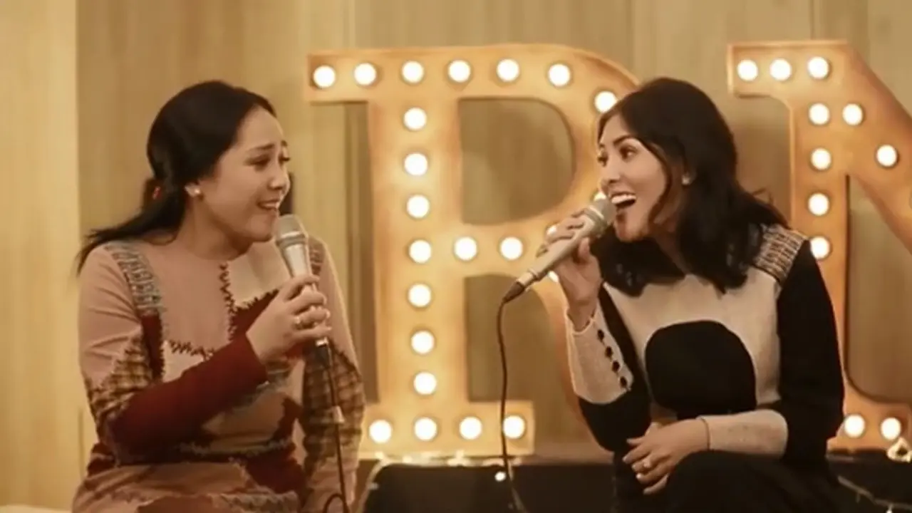 [Bintang] Nagita Slavina dan Nindy Ayunda Kompak Nyanyikan Lagu Zedd
