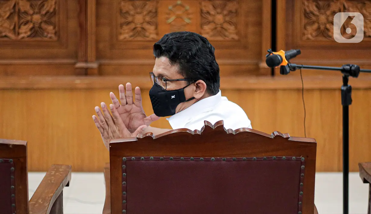Terdakwa kasus pembunuhan Brigadir Nopriansyah Yosua Hutabarat atau Brigadir J, Ferdy Sambo menjalani sidang lanjutan dengan agenda mendengarkan keterangan saksi dari Jaksa Penuntut Umum (JPU) di Pengadilan Negeri Jakarta Selatan, Selasa (8/11/2022). Dalam sidang tersebut JPU menghadirkan 10 orang saksi. (Liputan6.com/Faizal Fanani)