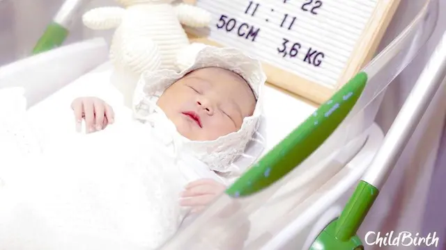 Fitri Tropica melahirkan anak kedua