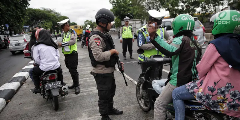 Bersenjata Lengkap, Brimob Kawal Operasi Zebra Jaya