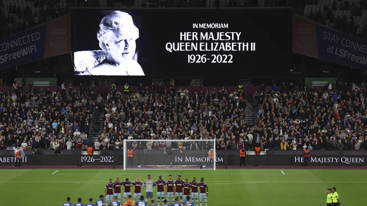 West Ham United - Ratu Elizabeth II