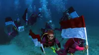 Cerita Istri Kapolri Upacara Bendera di Bawah Laut