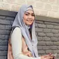 Rina Nose mantap berhijab.