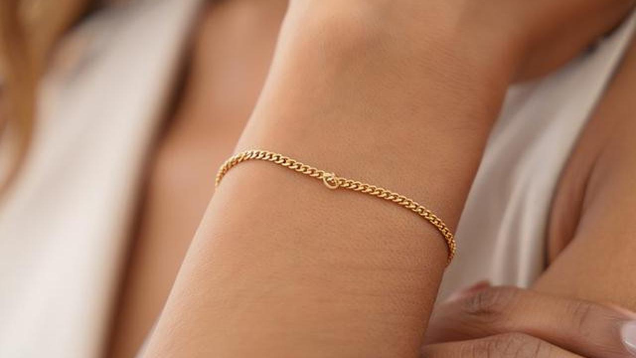 8 Pilihan Gelang Emas Minimalis Tipis tapi Tetap Terlihat Mahal, Tampil Berkelas Setiap Saat