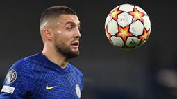 Dari pemain pinggiran di Real Madrid hingga memantapkan dirinya sebagai pemain yang sangat diperlukan Chelsea, Mateo Kovacic telah melalui perjalanan panjang. Permainan Kovacic bukan tentang gol dan assist. Ini tentang menghubungkan lini tengah dengan lini serang. (AFP/Daniel Leal)