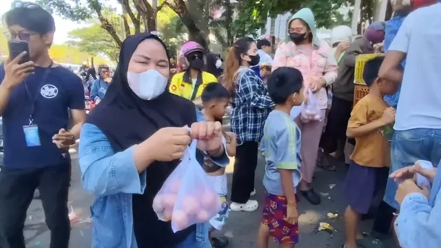 Peternak di Sulsel Bagi-bagi Ayam dan Telur Gratis, Mengaku Rugi akibat Harga Pakan Tinggi