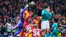 Tampil di hadapan publik sendiri di Rams Park, Rabu (11/3/2026) dini hari WIB, raksasa Turki tersebut menaklukkan tim tamu dengan skor tipis 1-0. (AP Photo/Khalil Hamra)