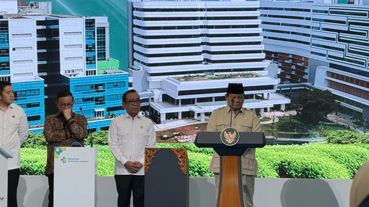 Presiden Prabowo Subianto saat meresmikan Institute Neurosains Nasional Rumah Sakit Pusat Otak Nasional (RS PON) Dokter Mahar Mardjono di Cawang, Jakarta Timur, Selasa (26/8/2025) (Liputan6.com/Lizsa Egeham)