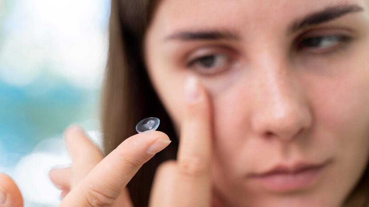 Cara Menggunakan Softlens yang Aman saat Cuaca Panas, Mata Tetap Sehat dan Bebas Mata Merah