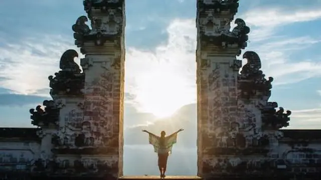 [Bintang] Wisata budaya