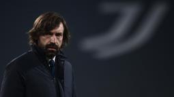 Andrea Pirlo - Pelatih klub yang berjuluk Si Nyonya Tua itu, kabarnya akan segera didepak keluar. Pihak klub mengatakan bahwa performanya di musim ini bisa dikatakan gagal total. Sebenarnya Pirlo memiliki potensi, tetapi terlalu cepat baginya menangani tim sebesar Juve. (Foto: AFP/Marco Bertorello)