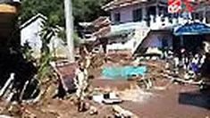 Ribuan rumah di tiga kecamatan di Kabupaten Bandung, Jabar, terendam banjir. Banjir terjadi menyusul meluapnya Sungai Citarum setelah hujan deras mengguyur kawasan Bandung dan sekitarnya. 