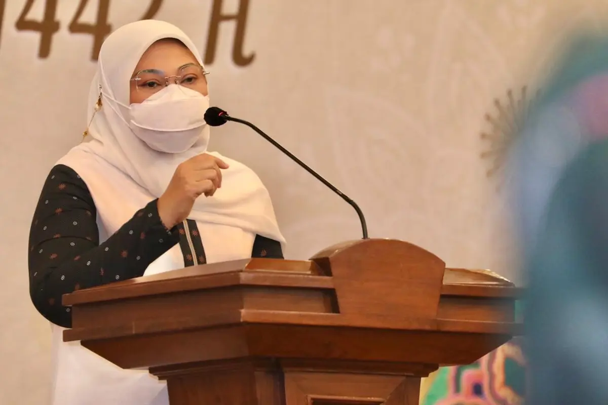 Menteri Ketenagakerjaan, Ida Fauziyah, melakukan Halalbihalal Idulfitri 1 Syawal 1442 H secara virtual
