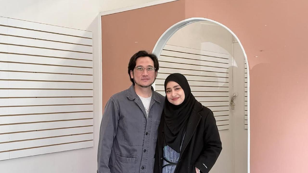 5 Potret Cindy Fatikasari dan Tengku Firmansyah Perlihatkan Masjid Indonesia Pertama di Kota Edmonton