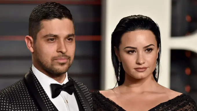 [Bintang] Demi Lovato - Wilmer Valderrama