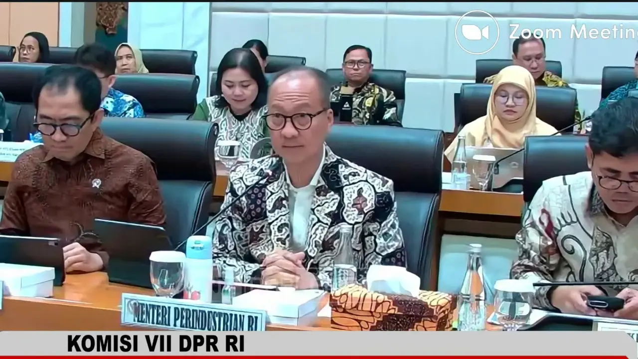 Menteri Perindustrian, Agus Gumiwang Kartasasmita dalam Rapat Kerja dengan Komisi VII DPR, Senin (26/1/2026). (Liputan6.com/Arief)