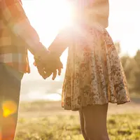 Inilah beberapa resep yang bisa membantu membuat hubunganmu dengan si dia awet, langgeng dan selalu harmonis.