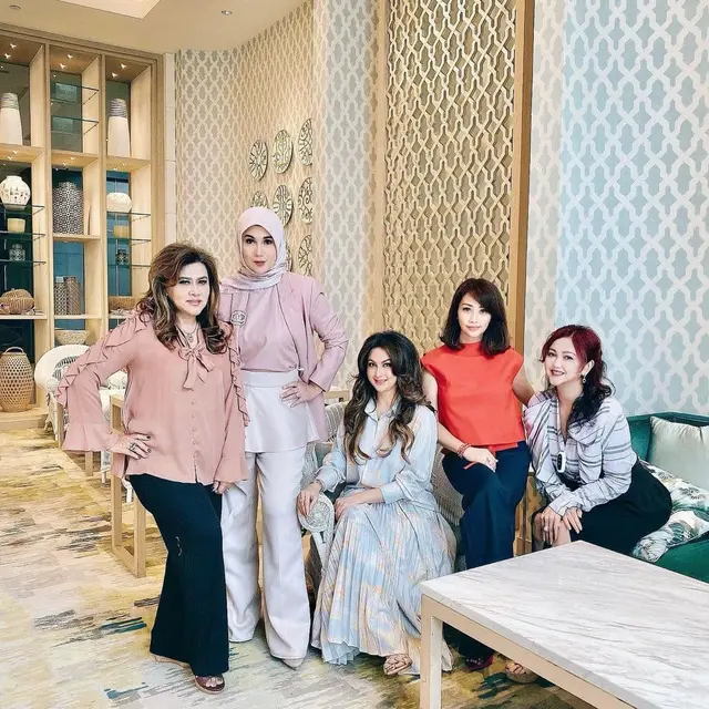 Diana Pungky dan Marini Zumarnis (Foto: Instagram/@_dianapungky_)