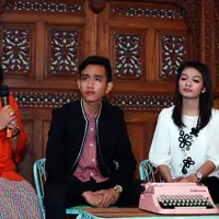 Preskon Iriana jokowi,Gibran Rakabuming Raka & Selvi Ananda Putri @ Gedung Saba Buana ( Solo ) (M. Akrom Sukarya/bintang.com)