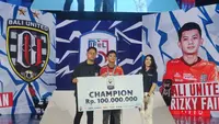 Indonesia Football E-League atau IFeL Liga 1 2022 yang tayang di Vidio telah tuntas pada Minggu (27/11/2022). Rizky Faidan dari Bali United keluar sebagai juara. (Istimewa).