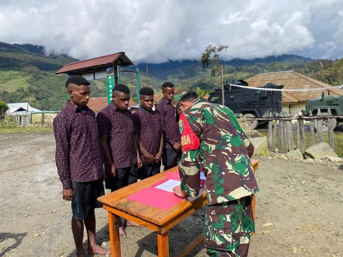 Momen 4 Eks Anggota OPM Ucap Sumpah Setia ke NKRI