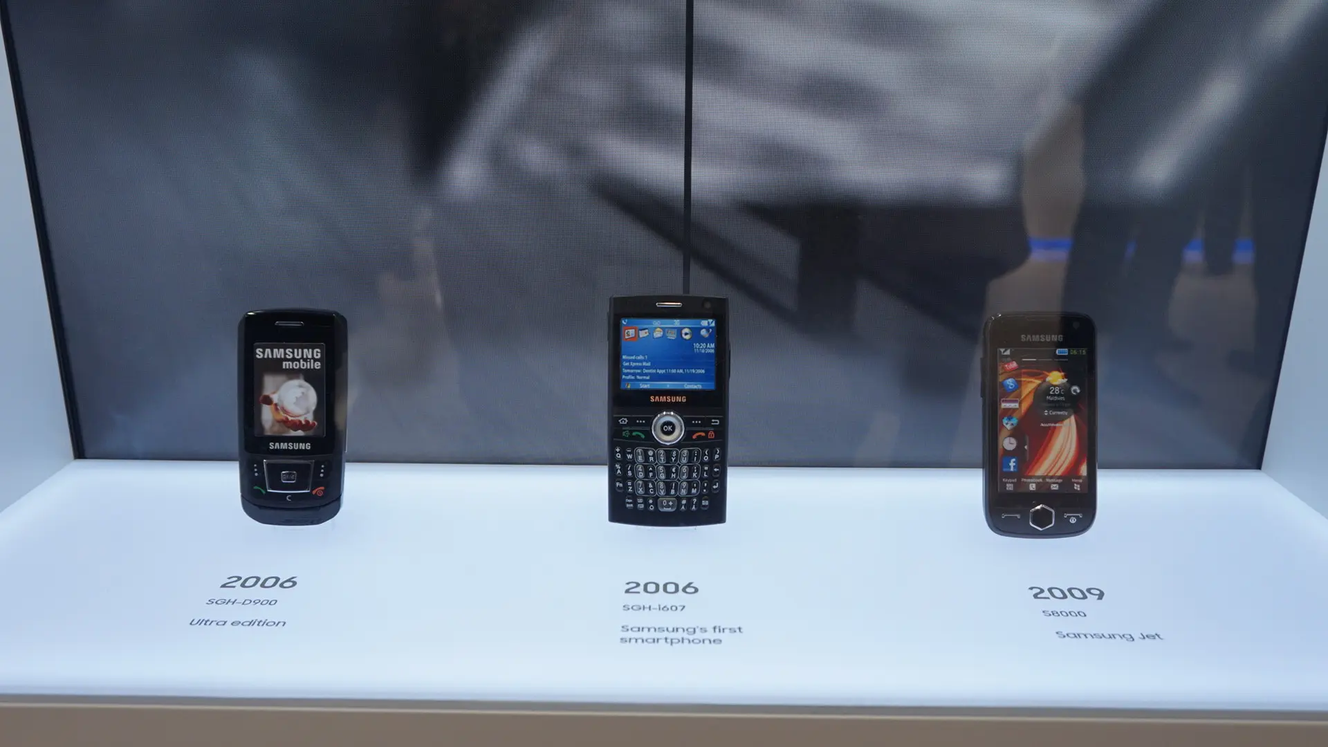 Samsung juga memamerkan smartphones lawasnya yang memiliki nilai sejarah untuk perusahaan (Liputan6.com/ Agustin Setyo W)
