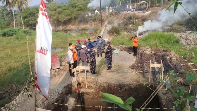 Deras Cimandiri dan Perjuangan Pelajar Leuwidingding Menuju Sekolah