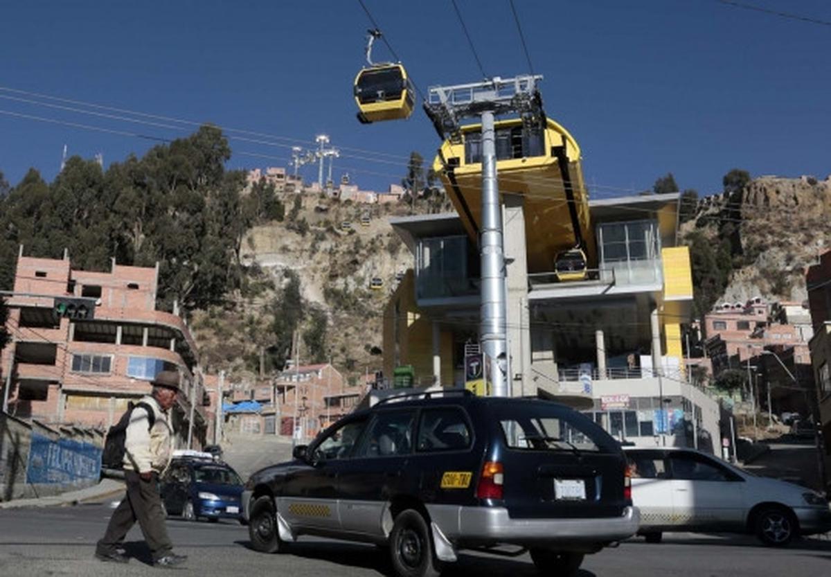 Asyiknya berkeliling dengan kereta gantung tertinggi di Bolivia