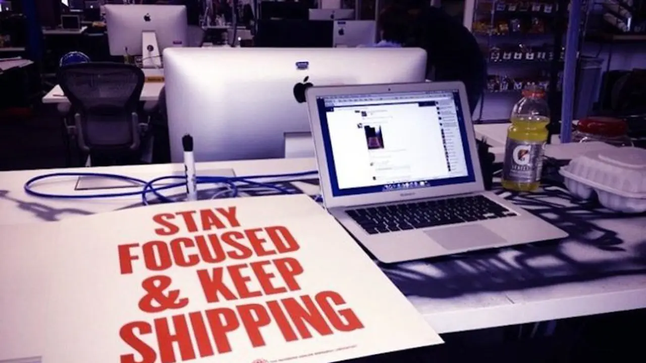 Meja kerja CEO Facebook Mark Zuckerberg