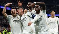 Gelandang Real Madrid asal Uruguay #08, Federico Valverde (2L), merayakan gol ketiganya selama pertandingan leg pertama babak 16 besar Liga Champions UEFA antara Real Madrid CF dan Manchester City di Stadion Santiago Bernabeu di Madrid pada 12 Maret 2026. (Pierre-Philippe MARCOU /AFP)