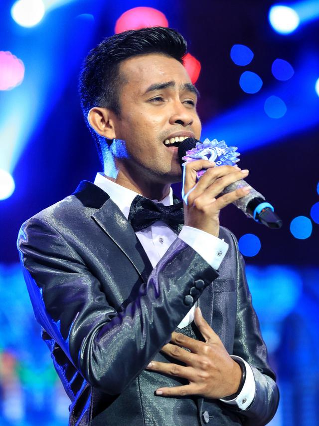 Pulang Kampung Fildan Dangdut Academy 4 Habiskan Waktu Di Pantai Showbiz Liputan6 Com