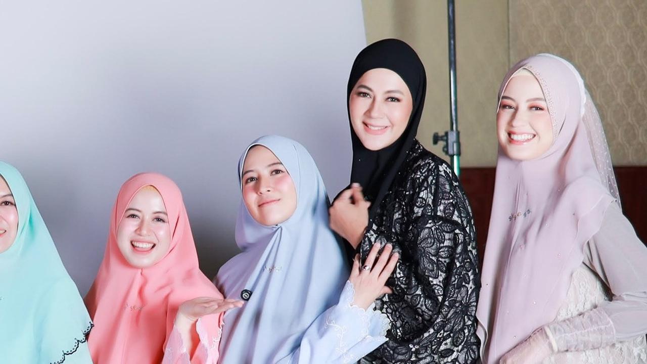 7 Potret Kimberly Ryder Jadi Model Busana Muslim, Cantik Kenakan Hijab Syar'i