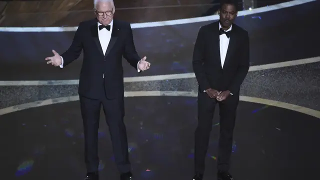 Steve Martin, dan Chris Rock di Piala Oscar 2020. (AP Photo/Chris Pizzello)