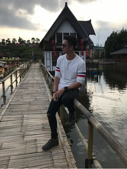 Anak pasangan Venna Melinda dan Ivan Fadila itu bersyukur lantaran dipermudah dalam mencari rezeki. Sebelumnya, ia juga baru saja membeli rumah baru. (Instagram/bramastavrl)