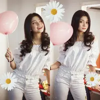 Yoriko Angeline, aktris cantik yang memerankan karakter Wati di Film Dilan 1990 ini menarik sekali untuk dilihat gaya fashionnya. Dan begini lah penampilan Yoriko dengan gayanya yang girly. (Instagram/yorikooangln_)