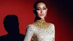 Wanita kelahiran Surabaya ini berhasil menjadi pemenang pada ajang Puteri Indonesia 2020. Tak heran jika ia selalu tampil memesona di berbagai kesempatan. Seperti ketika jalani pemotretan, Ayu tampil elegan dengan gaun slim fit. 
(Liputan6.com/IG/@ayumaulida97)