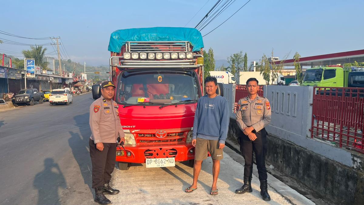 Pelaku penganiayaan terhadap petugas SPBU Simbuang, Mamuju. (merdeka.com/istimewa).