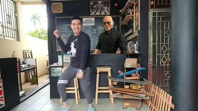 Deddy Corbuzier Minta Fotonya Diedit, Ini 6 Hasilnya dari Netizen yang Bikin Ketawa