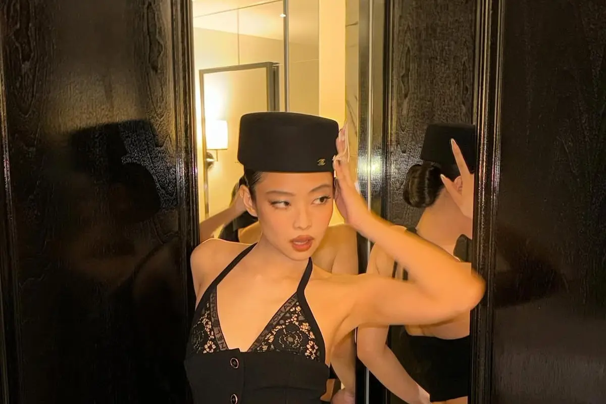 Dari Tuxedo Girl, 6 Gaya Jennie BLACKPINK Tampil dengan Sheer Top di After Party Met Gala 2025