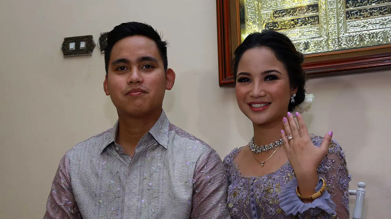 [Bintang] Acara Tunangan Chacha Frederica dan Dico