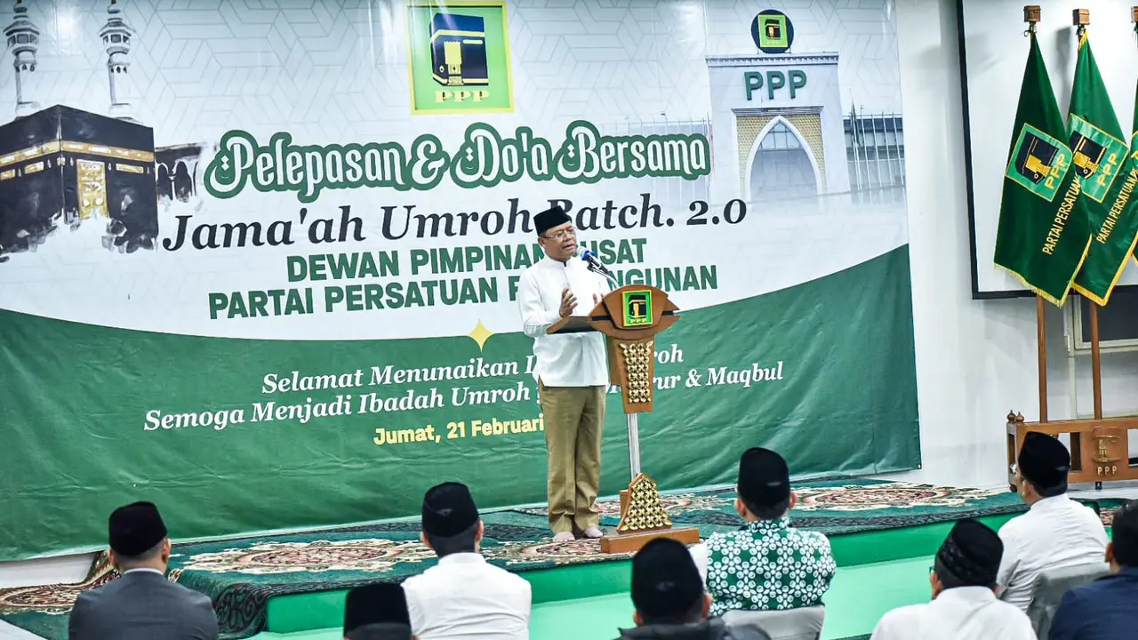 Plt Ketua Umum Partai Persatuan Pembangunan (PPP) Muhamad Mardiono melepas puluhan pengurus DPP PPP untuk berangkat umroh, di Kantor DPP PPP, Menteng, Jakarta Pusat, Jumat (21/2/2025) (Istimewa)