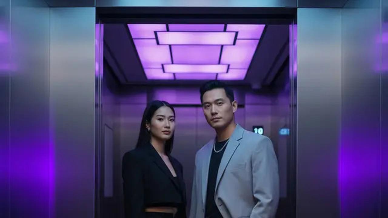 7 Prompt Gemini AI Viral Edit Foto di Lift dengan Jas, Hasil Realistis dan Anti Gagal