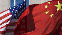 Ilsutrasi bendera China dan Amerika Serikat (AP/Andy Wong)