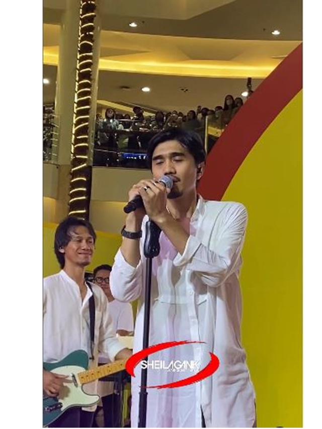 Tampil Perdana Setelah 3 Tahun, Ini 6 Potret Aksi Panggung Sheila On 7 di Kokas