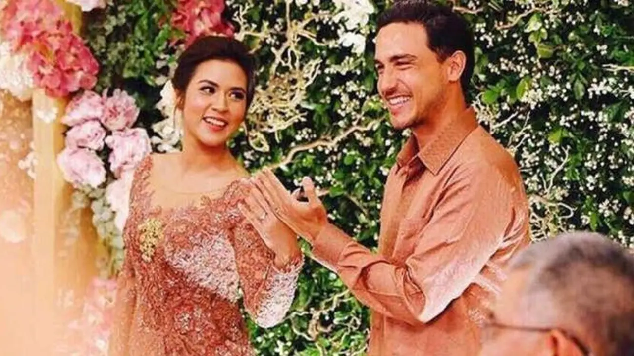 Girls, Ini 5 Pelajaran Cinta dari Hubungan Hamish Daud dan Raisa