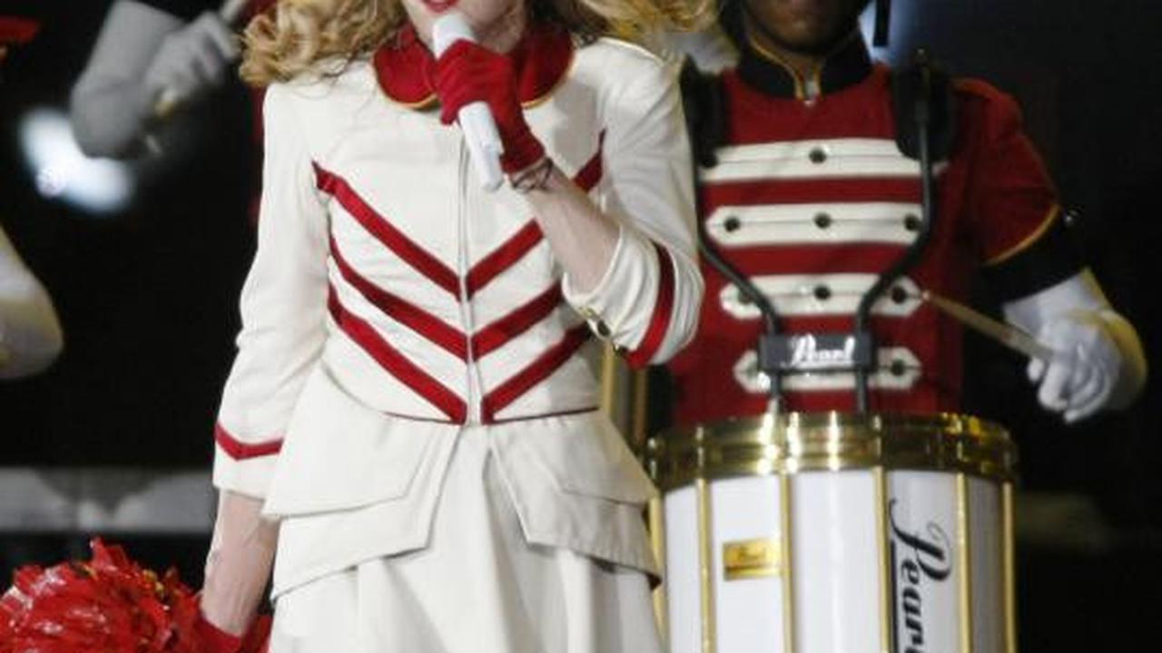 Aksi Madonna tampil energik di panggung